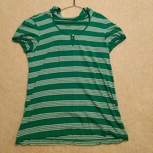 Gap short sleeved scoop neck tee with hood